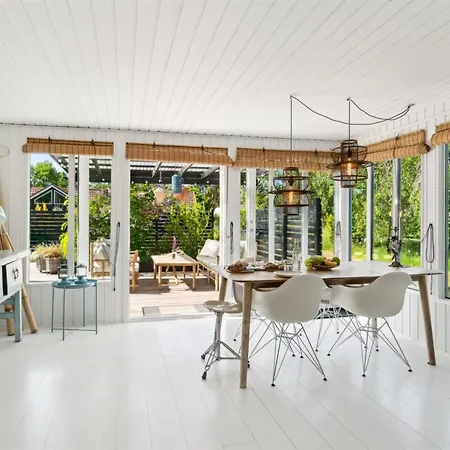 Amitola - 400m From The Sea By Interhome 펜션